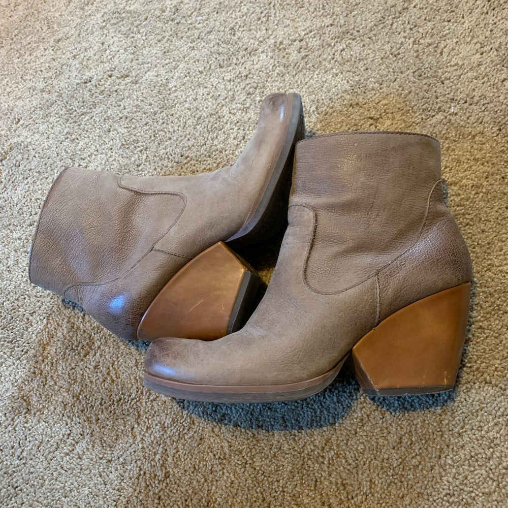 Korks by Kork Ease